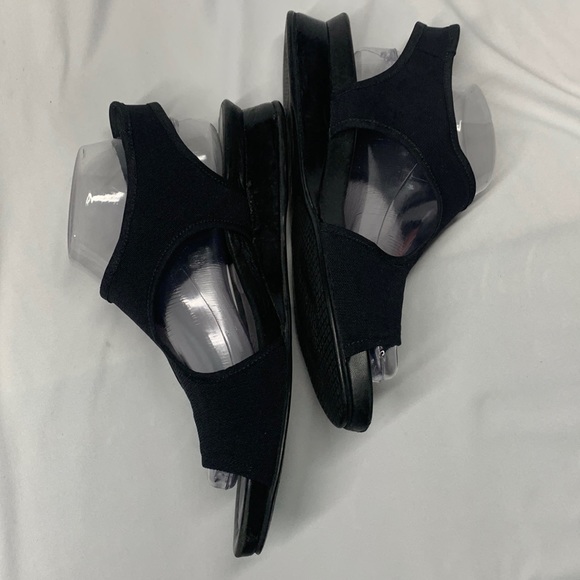 🔥1/2 of Summer Sale!🔥 STUART WEITZMAN Giver Demi Stretch Sandals - Picture 2 of 8